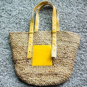 Medium Vibrant Yellow-Tan Woven Straw Resort Vacation Tote Shoulder Bag w/Pocket